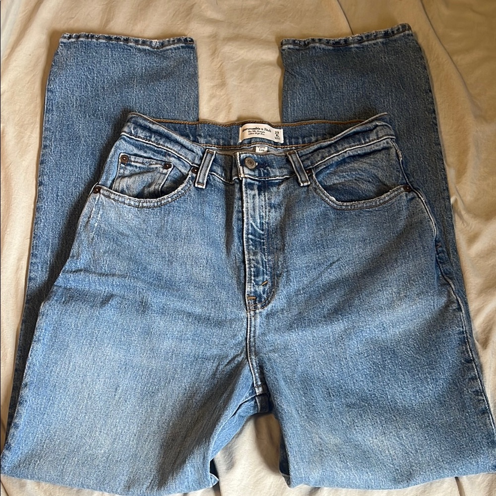 Abercrombie & Fitch Ultra high rise straight curve love